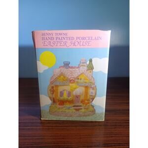 Vintage Bunny Towne EASTER Lighted Porcelain Handpainted House Bakery Works